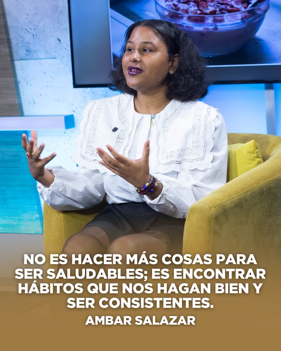 SerHumano_TV's tweet photo. "No es hacer más cosas para ser saludables; es encontrar hábitos beneficiosos y ser consistentes." 🌱
 Ámbar Salazar comparte su visión este sábado en Ser Humano TV. https://t.co/J9OvzAcSWf