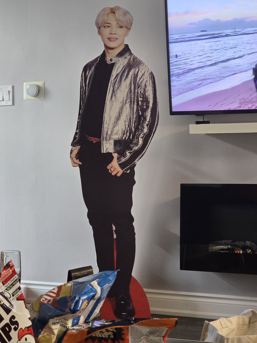 flyingtomyroom's tweet photo. like oh hello https://t.co/KtLp5fkVva