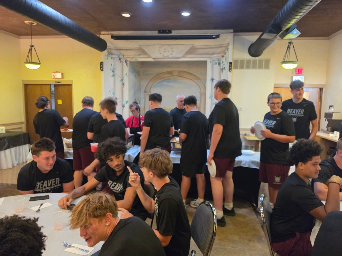 BeaverBobcats's tweet photo. End of Camp Tradition. Football family sharing our last meal before the season.  Thank you to St. Anthony Club for another amazing feast. https://t.co/zfOEAYLkQX