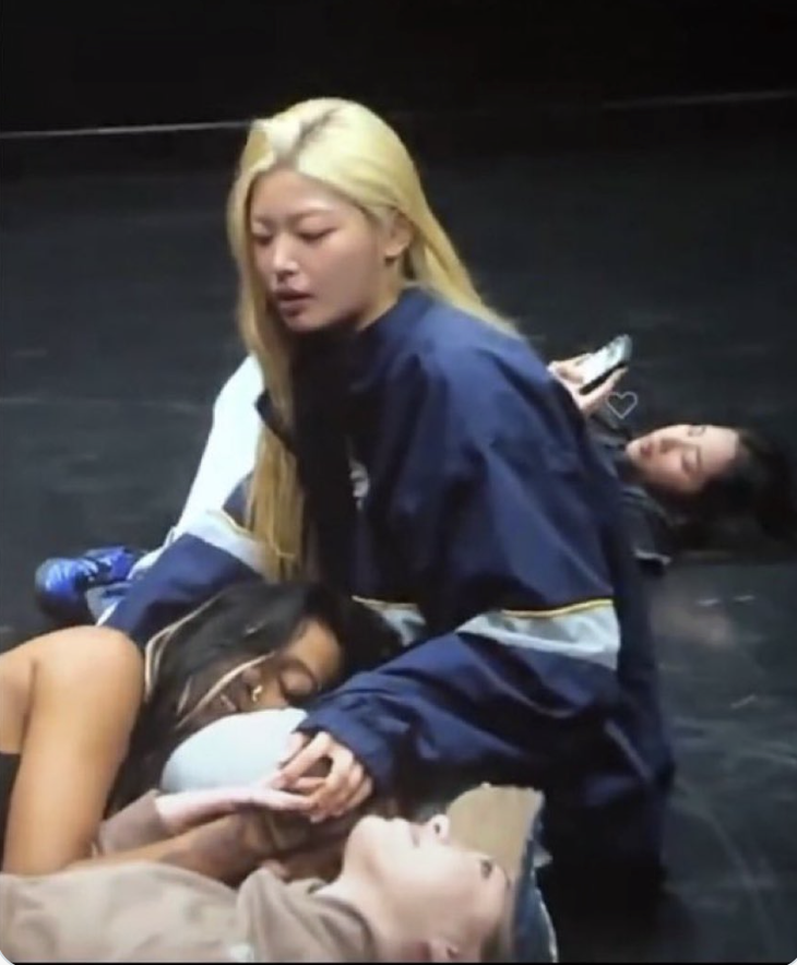 Nswerlocket's tweet photo. This picture means so much to me Lara’s head in yoonchaes lap while also holding megans hand while yoonchae plays with their fingers while megan stares up at her with those down bad yearnful eyes and smitten smile https://t.co/FdI42tyPcH