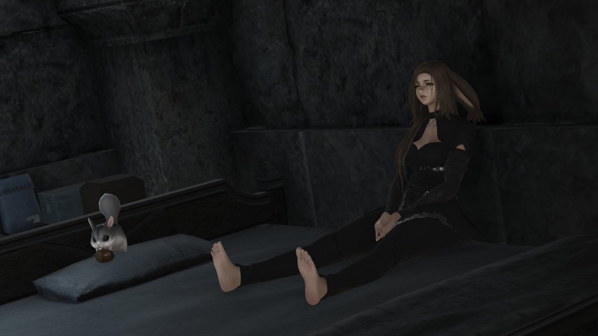 Charmiffxiv's tweet photo. After the banquet.. (2/2) 

Bed bound..
After months without the daily healing she needs from her sister... https://t.co/mrbxDILLTn