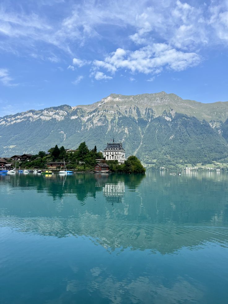 echoesofworld's tweet photo. Switzerland https://t.co/fyATo4ppdn