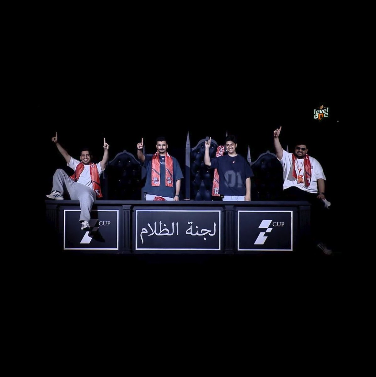 5dou0's tweet photo. بوست الفوز و باذن الله الفوز ب النهائي و الان نقدر نقول تصبحون على خير ☝🏻🧡
#StayOne #LevelOne https://t.co/KMc5hZ7OLW