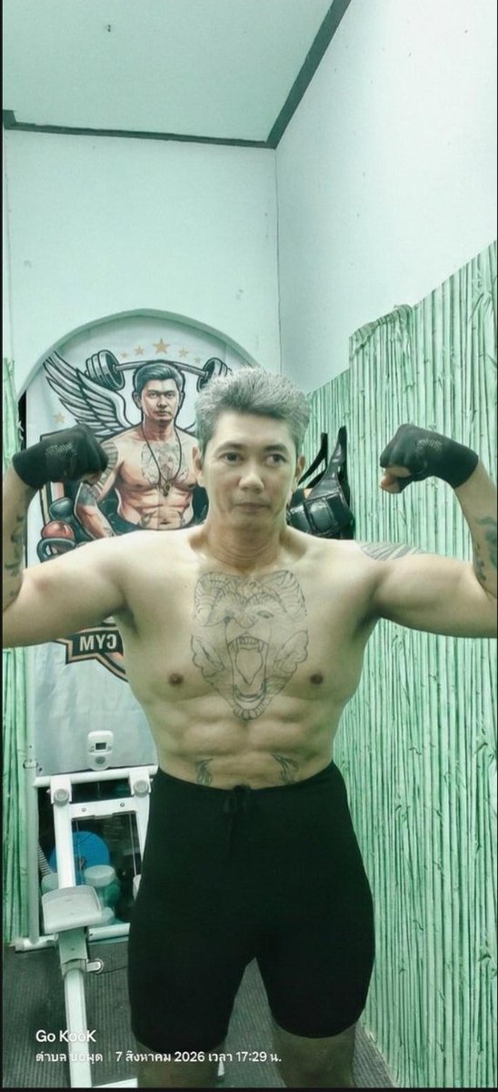 CookSamui's tweet photo. 45ไม่สะดวกแก่แม้ผมจะขาวทั้งหัว😂 https://t.co/7NdranREDi