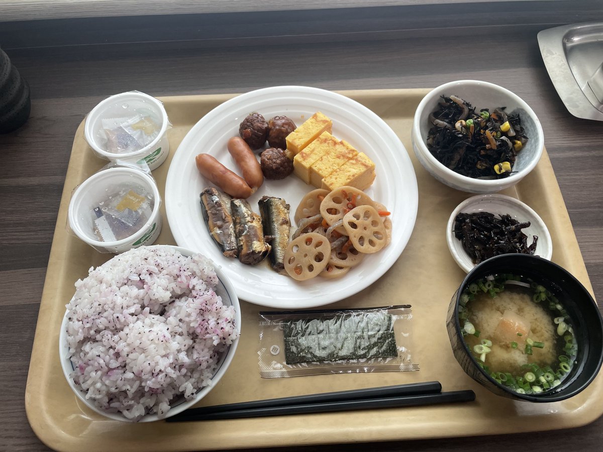 tamura__dan's tweet photo. 朝食を食べましょう
ゆかりご飯好きです https://t.co/fDFFvuR54W