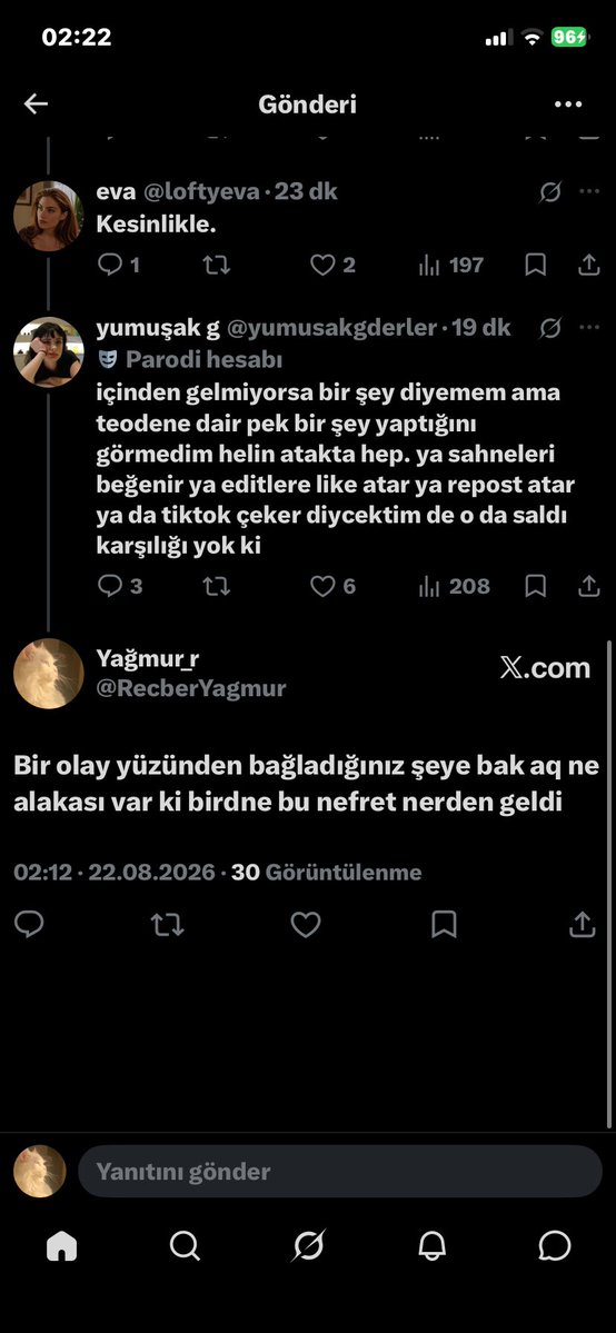 RecberYagmur's tweet photo. @aysegulsen__ @meirackxq @arcticwonkeyy @theaishaslly Ss alabildim iyice saçmalamışkar yani daha bu ne ki başka şeylerde okudum gördüm https://t.co/qluPAvZ0g2