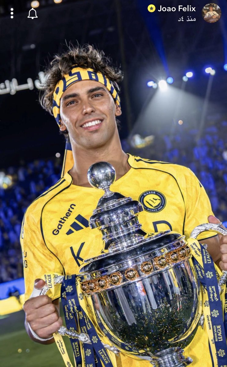 h_a_m3d's tweet photo. جواو فيلكس أصبح حديث عشاق كرة القدم والبرامج الرياضية والقنوات والاعلام والمحلليين والنقاد لما يقدمه من مستوى ومتعة كروية ناهيك عن الاهداف الجميلة والتمريرات الساحرة 💛 

50 مباراة 💛
30 هدف ⚽
20 صناع�� 💛

يعني في كل مباراة يا اما يسجل ياما يصنع 

مارأيكم بهذا الساحر ؟ 

#النصر https://t.co/eri2RQEyyM