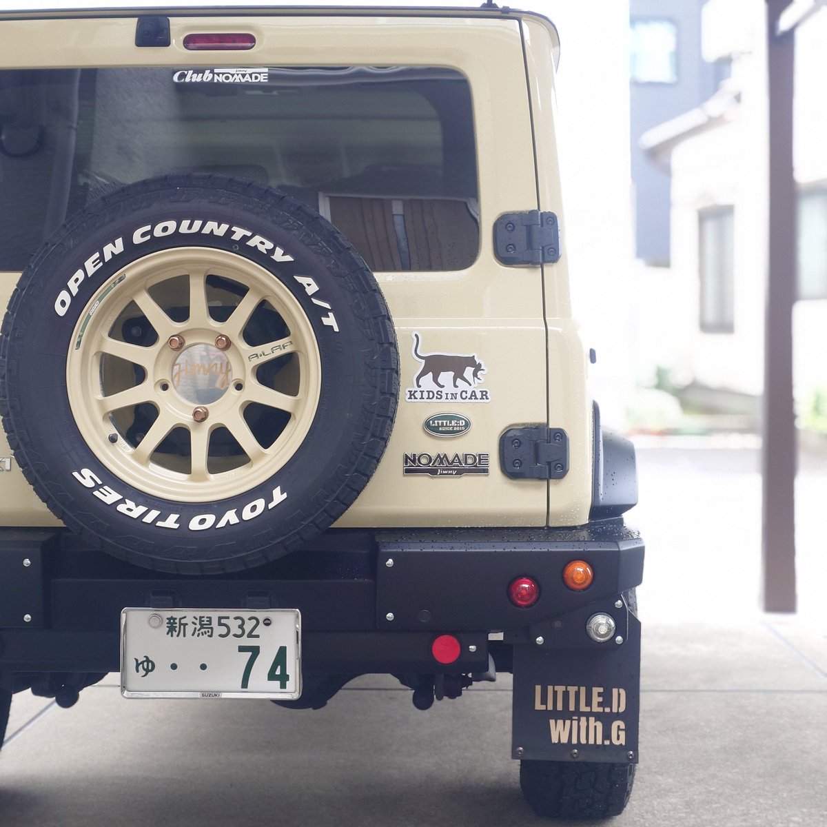 jimny_takumi's tweet photo. 背中で語るD.with.G
ノマドのこの後ろ姿、ホントにカッコ可愛い。
これを肴に酒飲んでられる。
#ジムニーノマド
#jimny5door
#jimny
#damd
#ジムニーのある生活 https://t.co/n2PKX8saoV
