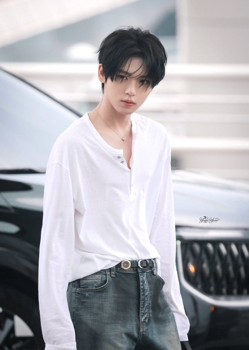 07hanpics's tweet photo. HAN YUJIN LOOKS SO UNBELIEVABLY PURE TODAY???HIS VIBE https://t.co/0d4JwnJQbS