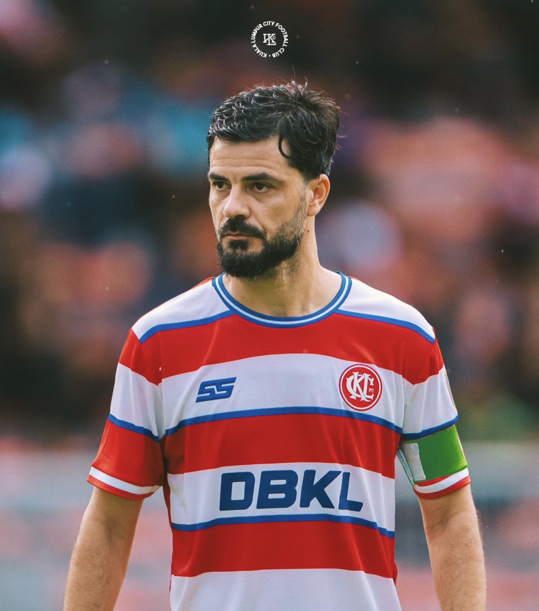 etminanbrazil's tweet photo. 🔴🔵⚪️✍️ PAULO EXTENDS WITH KL CITY FC

The captain and all time top scorer of Kuala Lumpur City FC, Paulo Josué has extended his contract until the end of season 2027/2028. 

#EtminanBrazilFamily
#EtminanBrazilAroundTheWorld
#WorkHard
#GodBless https://t.co/4vUFrDUQAm