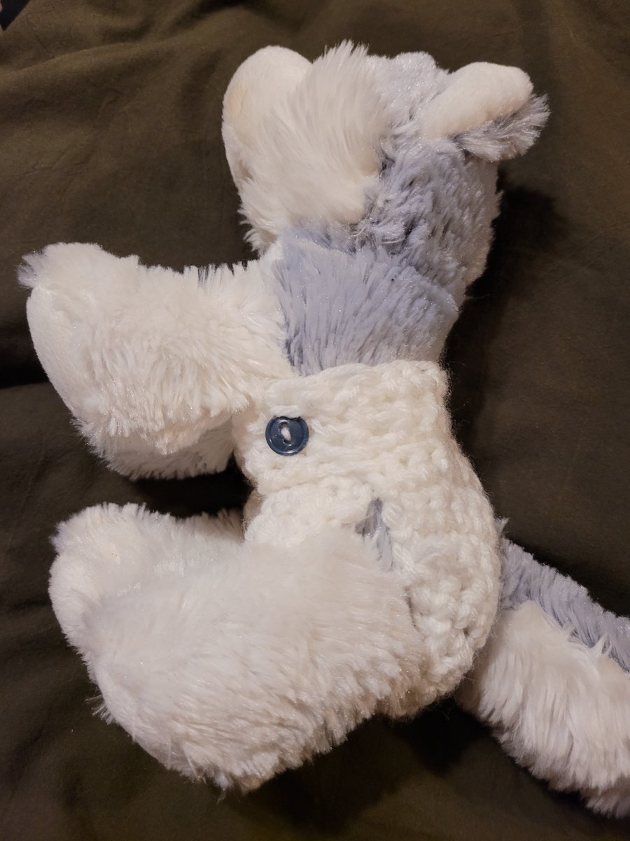 kinkojom's tweet photo. I'm still around, life has just consumed me in so many ways that art has been regrettably shoved aside. However I recently picked up crocheting. I decided to try to crochet some diapers. Here is my first two on a tiny plushie and a big one. They open and button. https://t.co/JX8APjhTIY