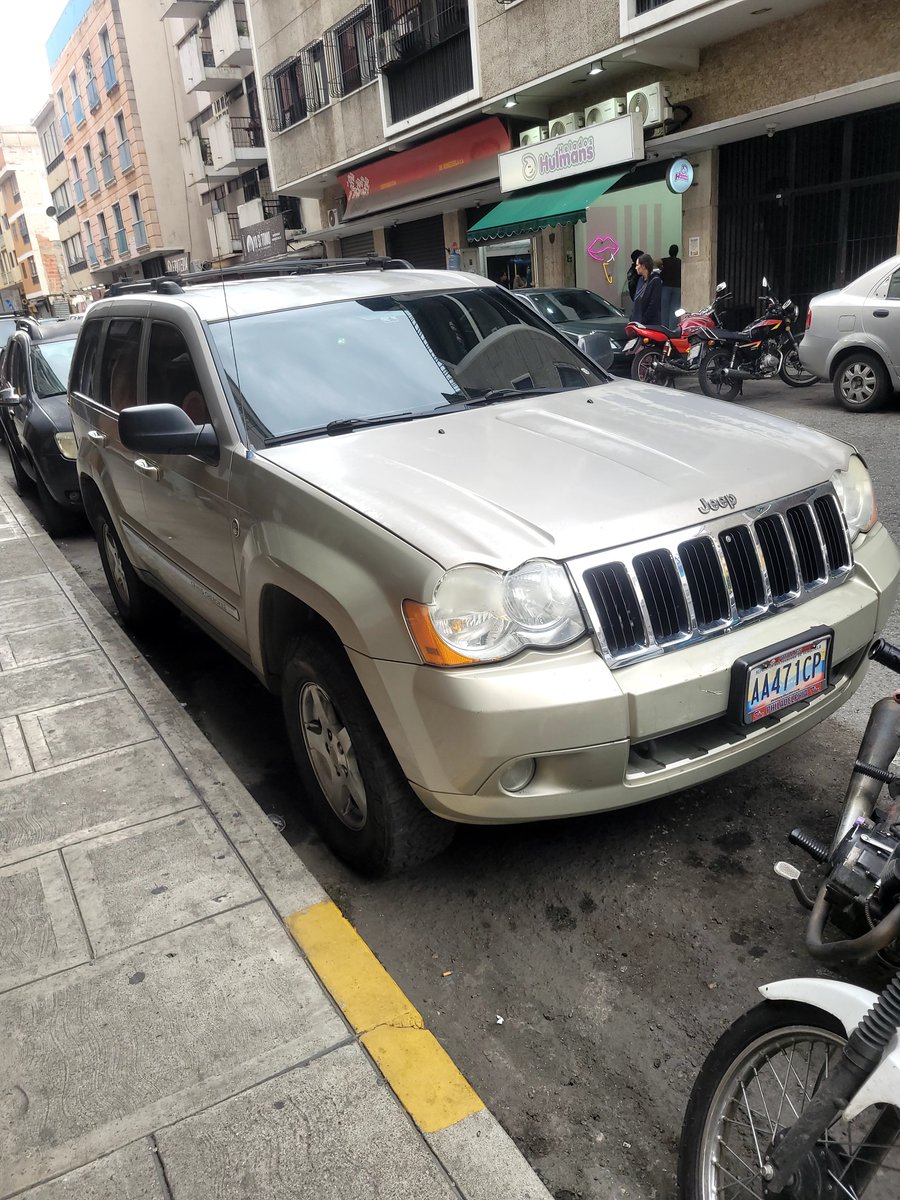 JOSELPARRAM's tweet photo. @Chacao @policiachacao @duquegustavoS Buenas noches, me parece un total ABUSO que me coloquen una multa de 40€ por estacionar mi camioneta ahí supuestamente zona indebida, cual es el propósito de esta política voraz? Y las motos bien Gracias Atravesadisimas #chacao https://t.co/Tcwh1ThvXZ
