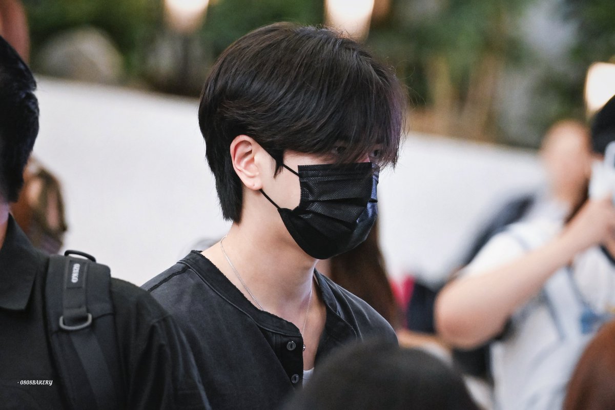970808bakery's tweet photo. 260822 GMP 출국
머리 좀 잘랐음🥰
#더보이즈 #THEBOYZ #영훈 #YOUNGHOON https://t.co/vADcRhnbRe