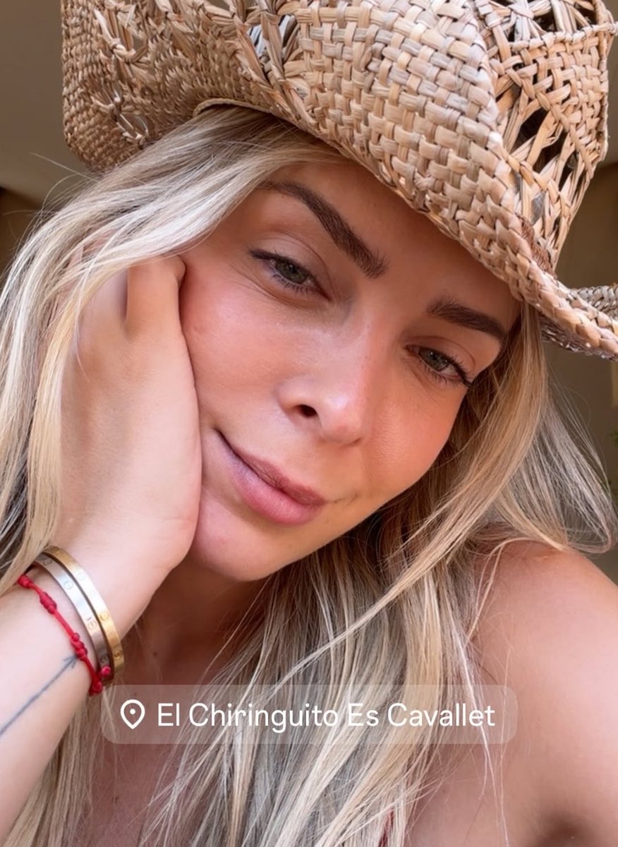 rindocasal's tweet photo. 🚨SOLTEIRÍSSIMA! Tata Estaniecki decide viajar para Ibiza sem os filhos para curtir o verão europeu e as festas, após o fim do relacionamento com Júlio Cocielo ❤️👏🏽 https://t.co/lQQhYslf78