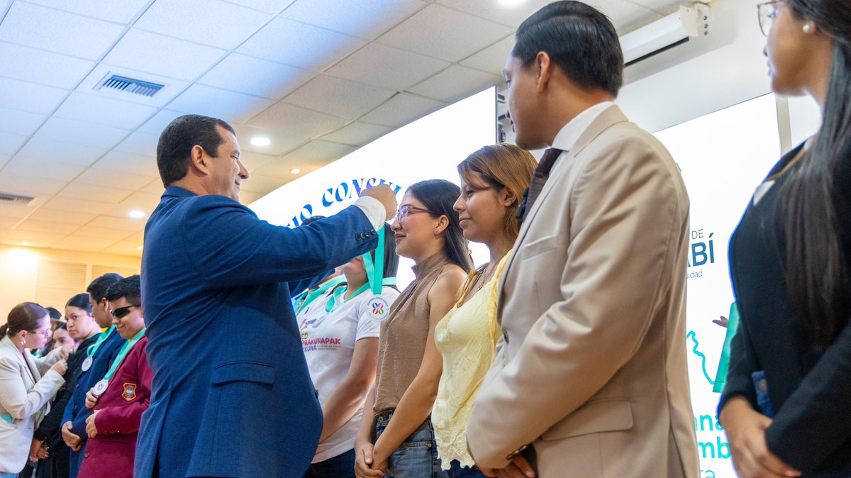 Leoorlandoa's tweet photo. #MesDeLaJuventud
 
Manabí cuenta con un Consejo Consultivo de Adolescentes y Jóvenes👏
 
✊🏽Promovemos liderazgos juveniles con enfoque de derechos, inclusión, equidad de género, justicia social e igualdad

📚 Es un espacio de asesoramiento que está respaldado en la Ley Orgánica de Participación Ciudadana e institucionalizado a través de nuestra Política Pública Provincial para la promoción de los derechos de jóvenes y adolescentes, alineada con los Objetivos de Desarrollo Sostenible @ONU_es

❤️ Es una responsabilidad asumida para representar y defender las justas causas, aspiraciones y anhelos de los adolescentes y jóvenes manabitas
