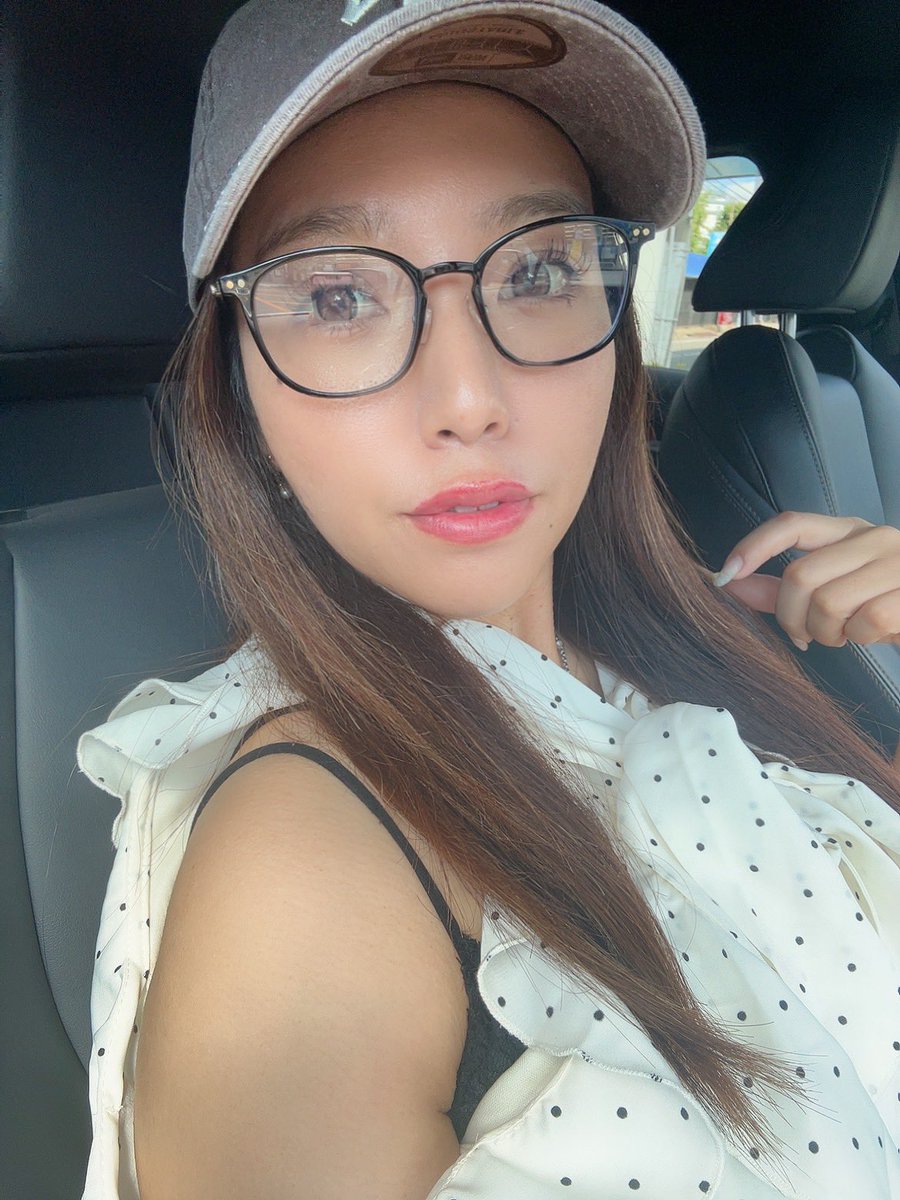 momoyuri09's tweet photo. おはゆり🦋✨
体硬いけど、セクシーショット📸w

#相互フォロー https://t.co/ngxN9FS5ai