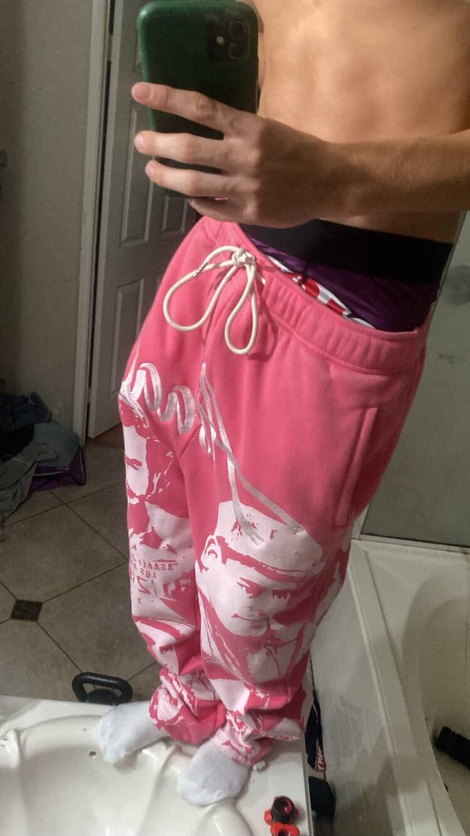 jaylovesdonjuli's tweet photo. Only replying to serious buyers, dm me with “$” if ur interested. Cashapp only. Open to collabs in LA area #LA #DL #Paypig #daddy #latino #bi https://t.co/BP5oPCSuHC