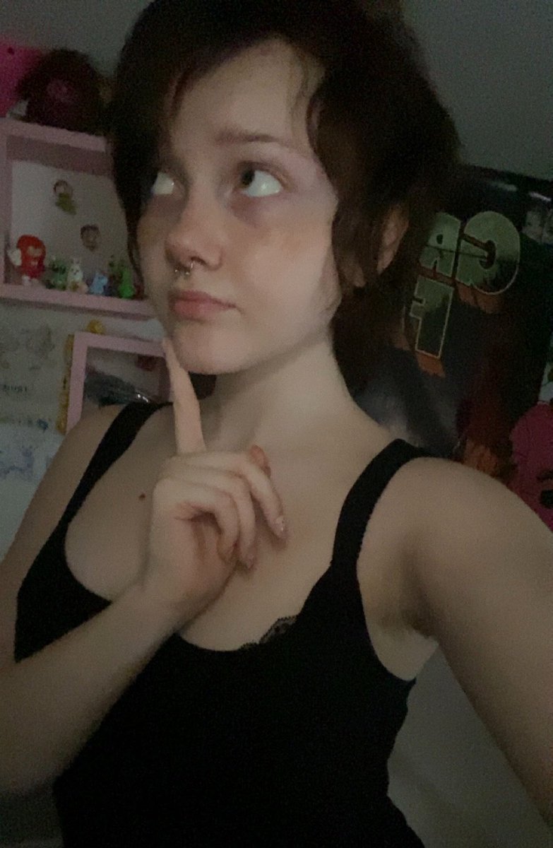 miieatball's tweet photo. hiiiiiiiiiiiiiiii party people 🙂‍↕️🖤 #cute #niche https://t.co/H5HKkfFwqM