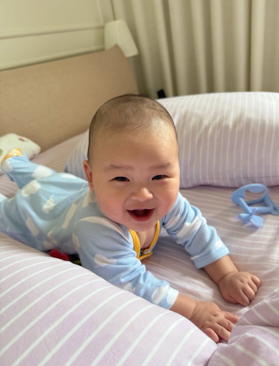 vousjay's tweet photo. พบรักเหมือนลูกชิ้นปลาที่กำลังเอิ้กอ้าก🤣น่ารักกก https://t.co/Vl0LfbCKc3