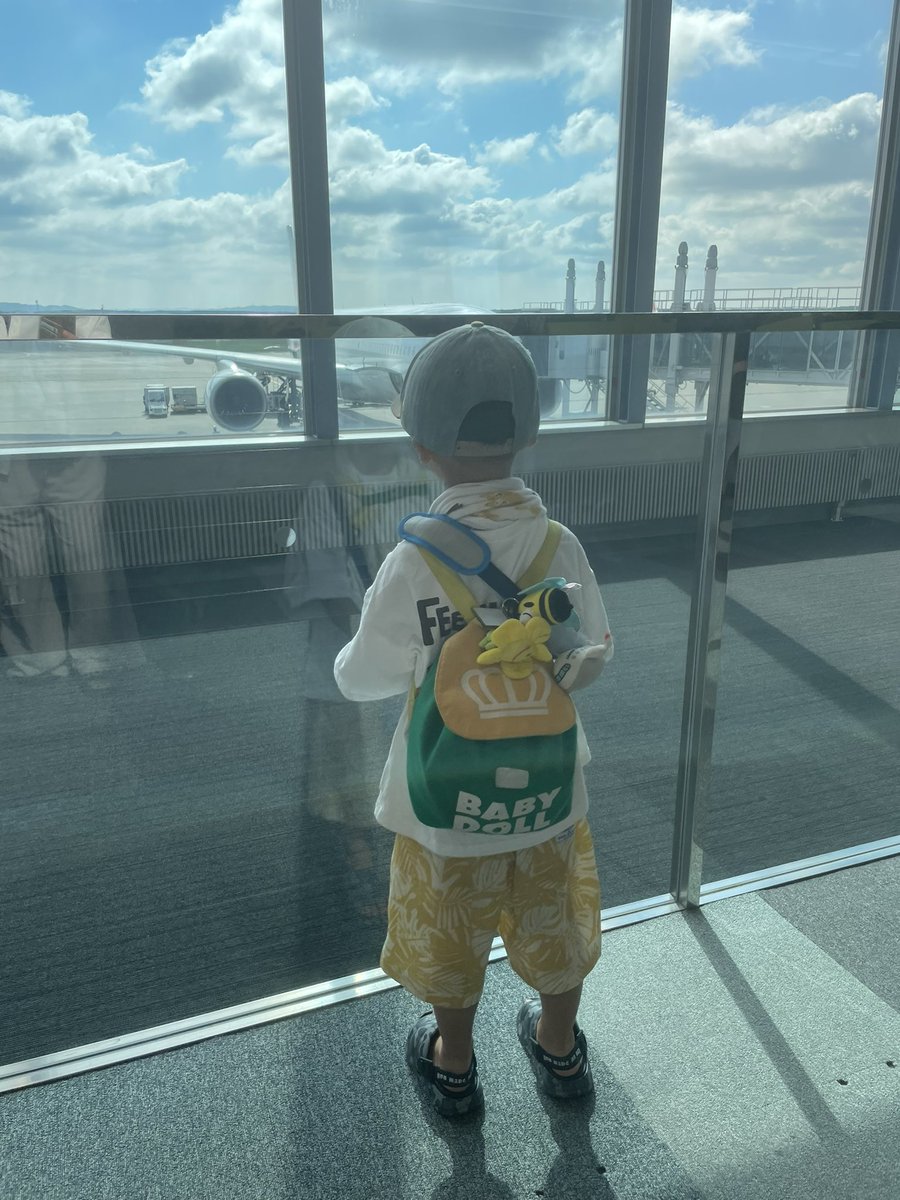 mintosky8's tweet photo. やっと黄色い夏🌻が始まります💛
ワクワク🌻
早く会いたい🌻
LIVE楽しみです💛
@KamijiUsuke https://t.co/BN4wqcQs2o