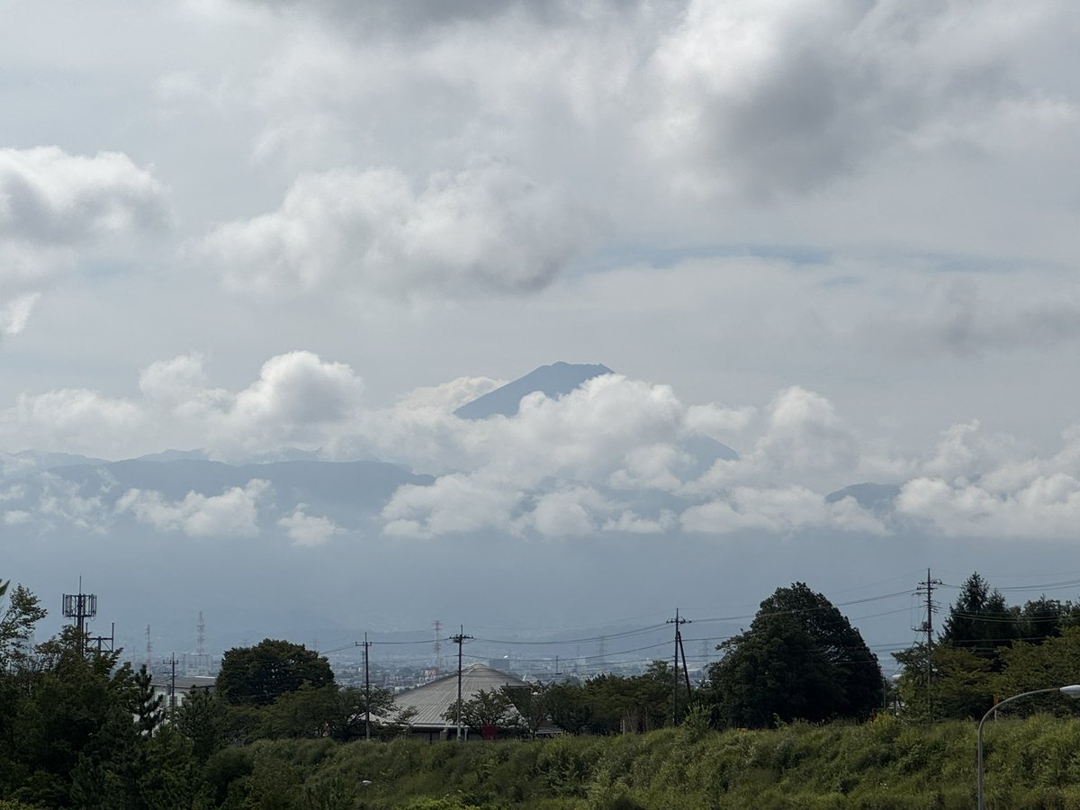 d0rinek0's tweet photo. 2日目
富士山ちょっとだけ(:3_ヽ)_ https://t.co/TdnlH2Qhum