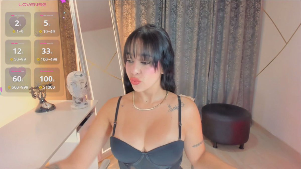 electrahott's tweet photo. I'm online @MyFreeCams! #onmfc https://t.co/u4AK1GwKII ???? https://t.co/16Zo9a1uAu