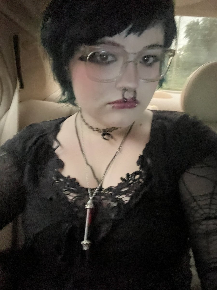 bittenvampheart's tweet photo. post my body all u want i know im pretty asf thank u<33 https://t.co/DagPLdVm9U