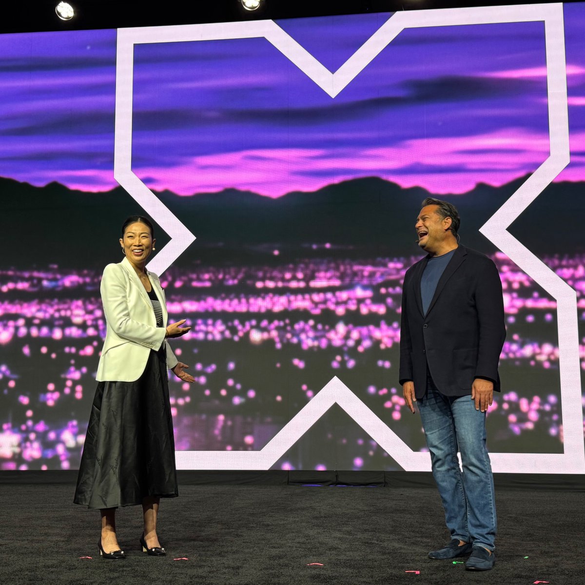 ChronoScaleCorp's tweet photo. From Hyperconverged to AI-Converged. ⚡
ChronoScale + Nutanix are bringing AI closer to enterprise data and applications with GPUaaS and ChronoScale Token Factory.
Proud to share the vision at Nutanix Sales Kick Off with 2,500+ attendees.
#EnterpriseAI #AIInfrastructure https://t.co/fOGsPtP3yz