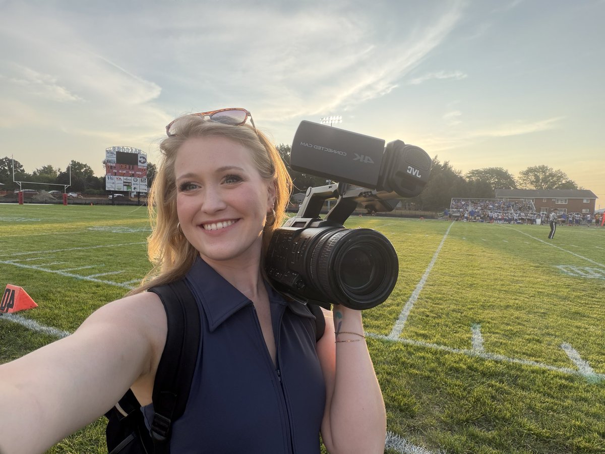 courtneylaynebr's tweet photo. Fifth football season with a camera on my shoulder, third here in central Illinois

See y'all tonight at ten!! https://t.co/eKltJCAe7O