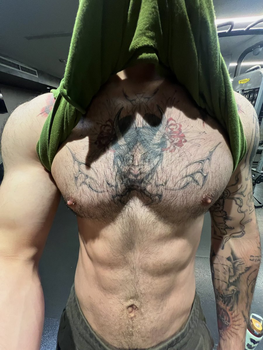 markinbrooklyn's tweet photo. Big boobs??? https://t.co/F2FSEhxOsH