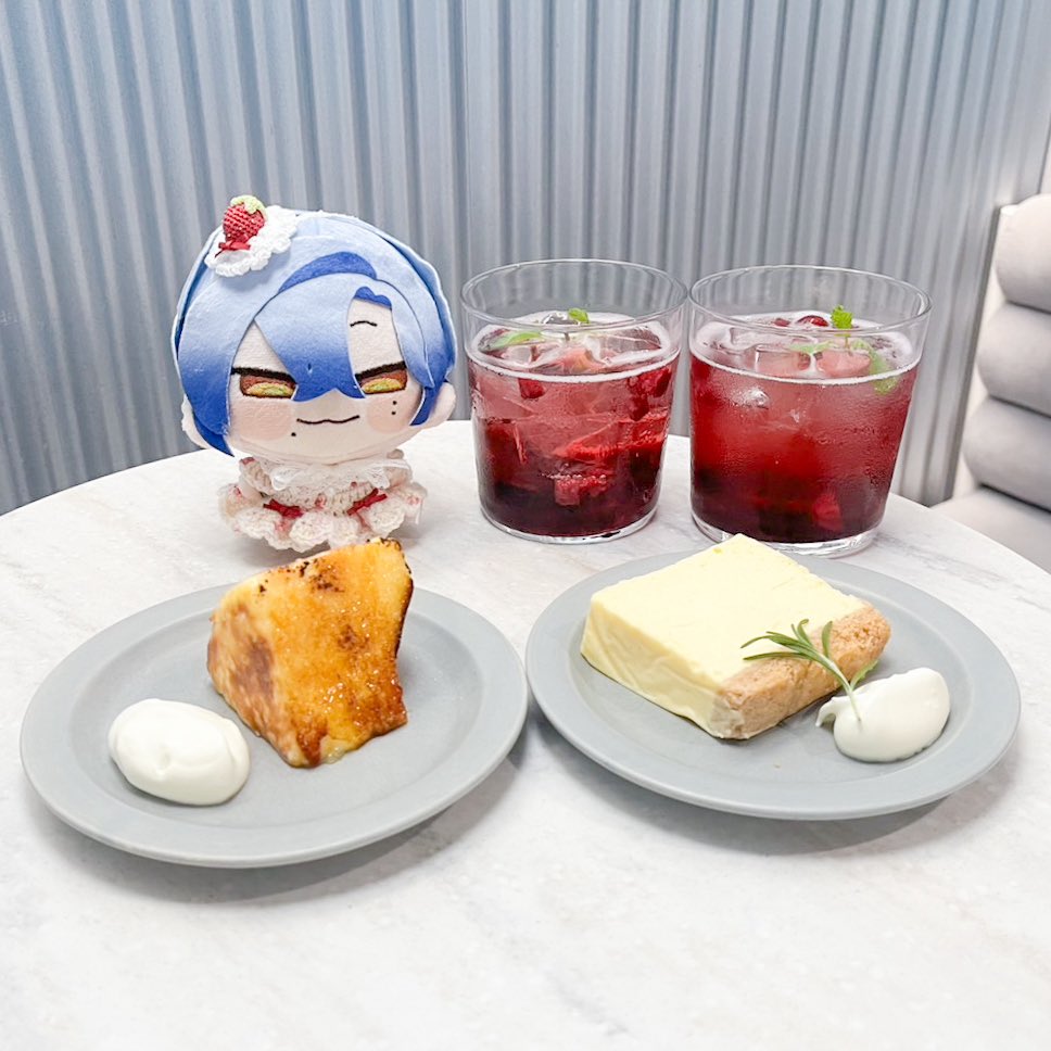 6pzmo0's tweet photo. わが家のにまさん(まるっと)にも
新作のワンピ着せてもらいましたꕀ🍰🍓¨ 
ショートケーキにみたいになれます(?)^⦁᎑-^ ੭💡ˊ˗ https://t.co/3LBsNSHL6U