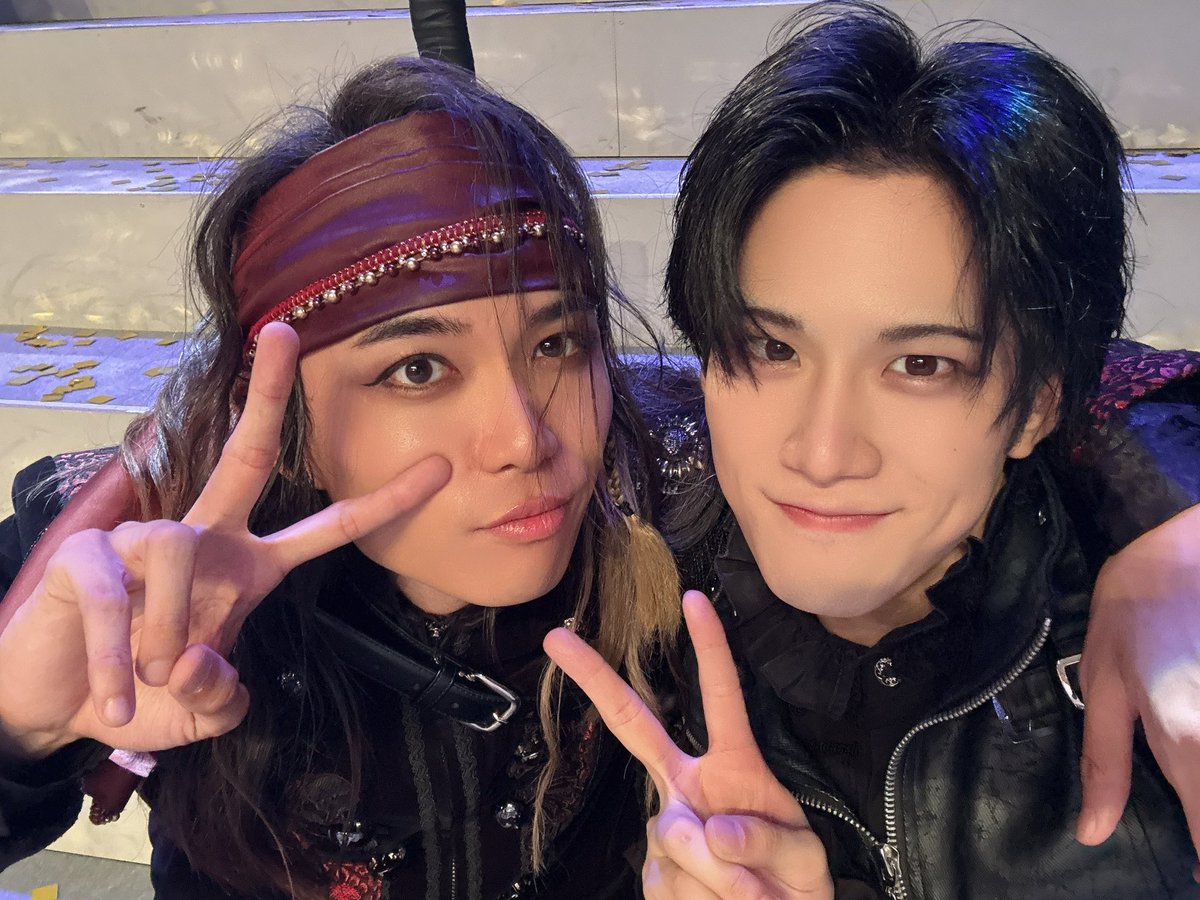 Leon_Kirita's tweet photo. おはんぬ！！☀️
「黒の王 -Revenge-」3日目！
ザヒル役のまささん！！
年始に、また共演したいって話をしていたので共演できて嬉しい🥹

🗡️マチネ🗡️
12:00〜    ロビー開場
12:30〜　客席開場
13:00〜    開演

⚔️ソワレ⚔️
17:00〜　ロビー開場
17:30〜　客席開場
18:00〜　開演

#王ステ #黒の王2026 https://t.co/2JSSKdM8Xy