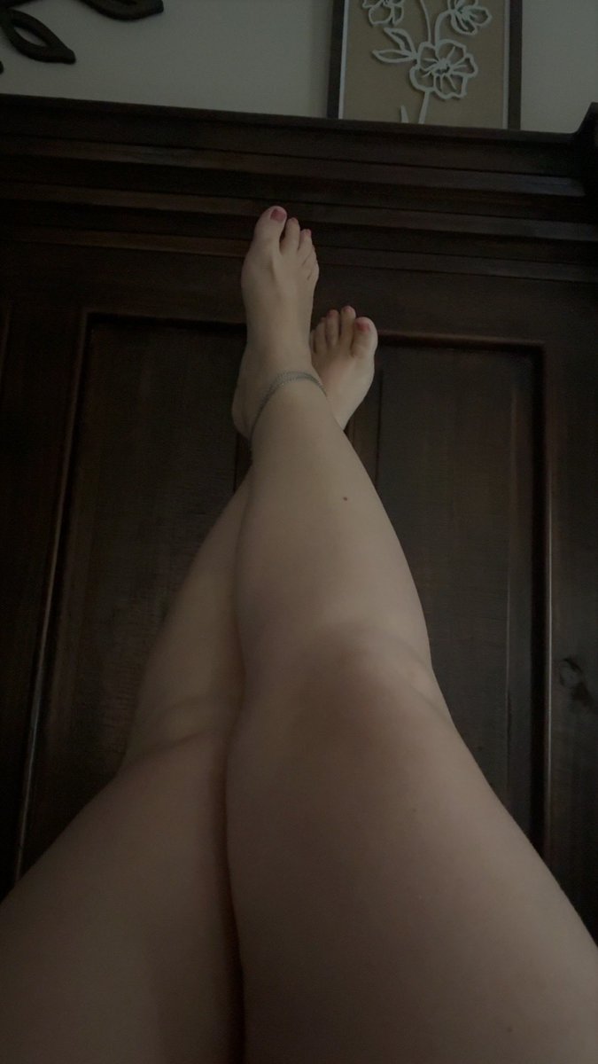 Marie2xiu's tweet photo. New here, show me some love 😉👀 pm for requests. https://t.co/Idb6DAAXFQ https://t.co/u0qeajGThw