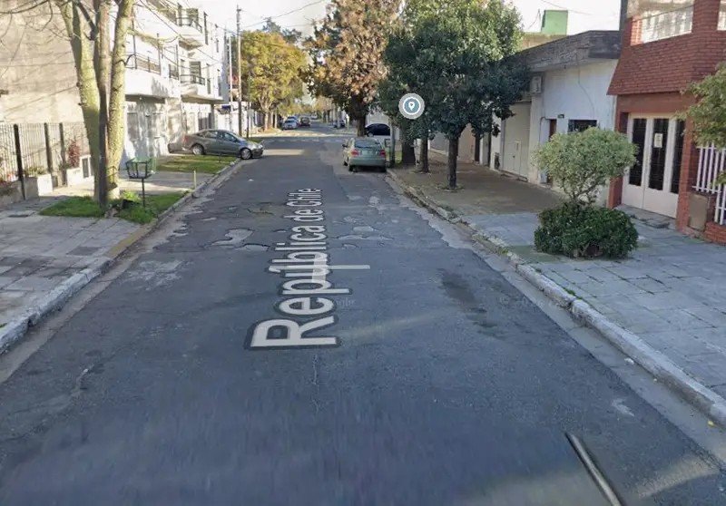 Alertaoesteok's tweet photo. San Justo: un jubilado murió a golpes tras una entradera. Al menos tres delincuentes entraron para robar. La mujer de hombre resultó ilesa. Seguí la noticia en nuestro portal de noticias de https://t.co/qfGTbyRuBg 🚨🚔✍️ https://t.co/rjuA5auVwn