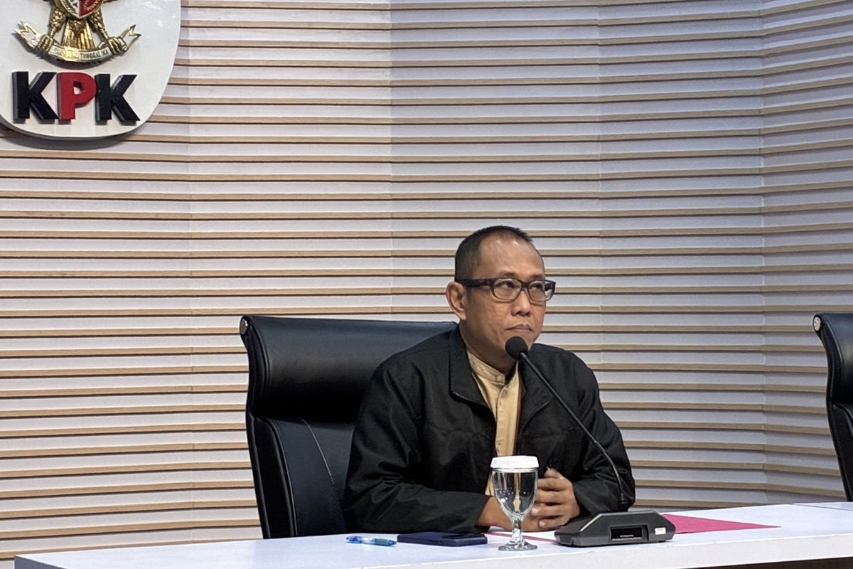 LambeSahamjja's tweet photo. rektor unsoed di duga jual beli slot fakultas kedokteran:
- dengan tarif mulai dari 650 juta - 1,12 miliar
- 650 juta belum tentu masuk
- 1,12 miliar udah pasti masuk https://t.co/aX3QkfUAVb