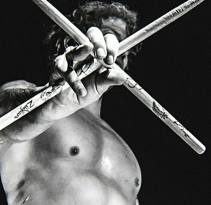 juanathema's tweet photo. nobody looking at those drumsticks bro https://t.co/zX0uxN31lN