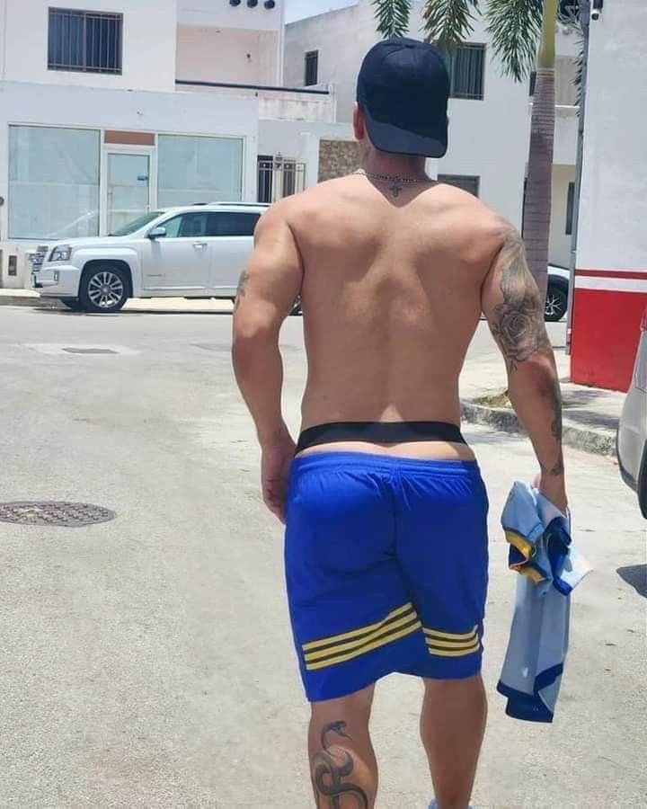 Funny_Lhand's tweet photo. Rob Kardashian had no business being that fine https://t.co/ugMx2z1uAE