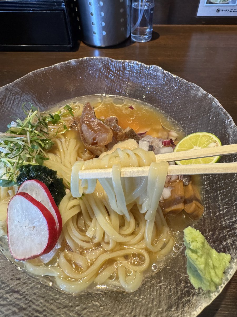 1020moco's tweet photo. ラーメンこころ
あらと貝の冷やし（限定C）

終わっちゃう前にこちら💁
あらと貝の組み合わせの冷やしは初めてです☺️
相変わらず減価率高めの美味しい一杯♪
素材の味がとても感じられます

大満足でごちそうさまでした✨ https://t.co/EGz3V6xksd