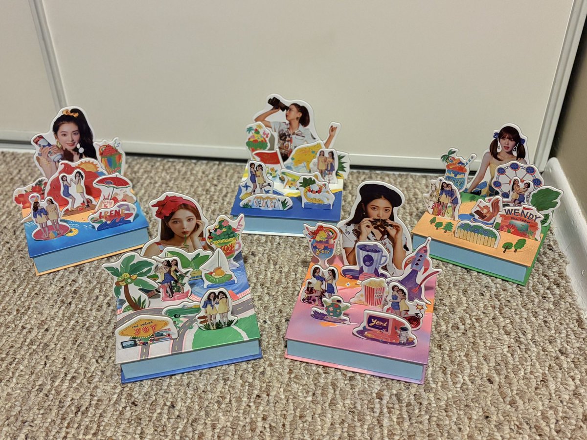 cosminglove's tweet photo. too bad y’all are getting it anyways bc I paid a lot for these cardboard boxes and y’all are going to look at them https://t.co/Um6Smv0oou
