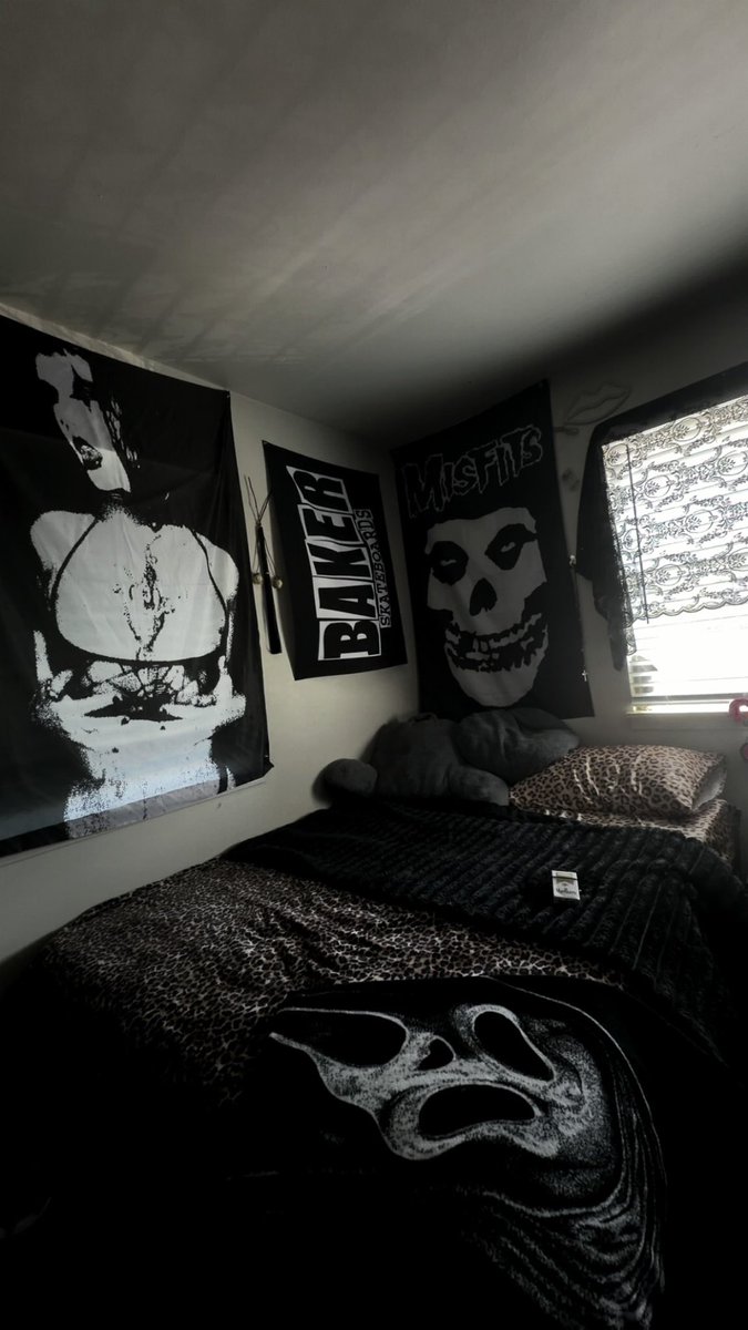 bliss541's tweet photo. #alt #emo #grunge #y2k #goth #gothic #tattoos #nsfwㅤㅤ https://t.co/puQ2WwpWj0