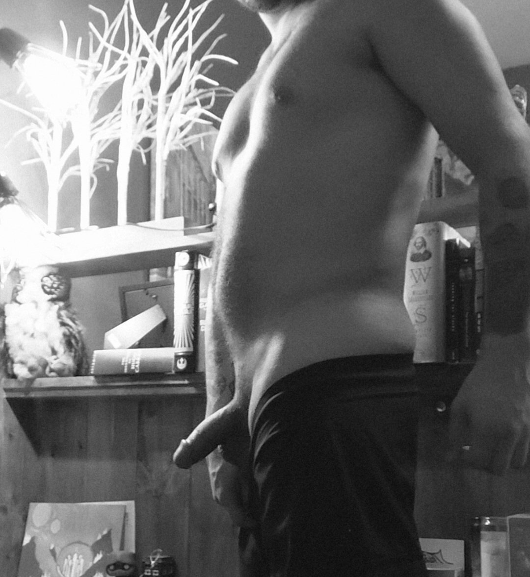 pxrvxrtxdravyn's tweet photo. Leave a trail of marks from my neck to my waist if you love me
#nsfw #switch #bdsm #bondage #sadist #masochist #cnc #bisexual #cock https://t.co/0USBFZXKQj