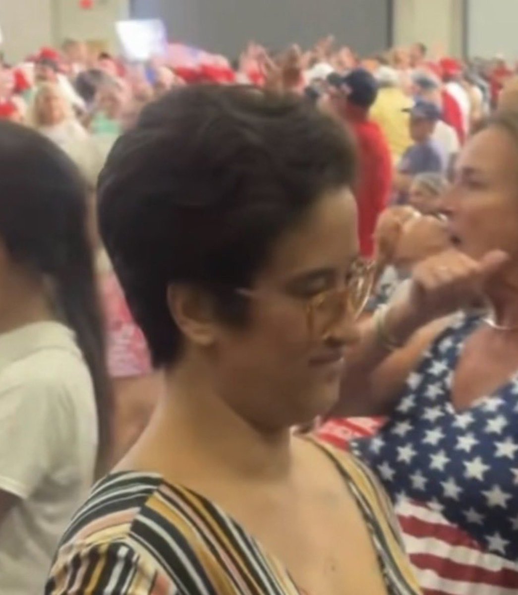 LangmanVince's tweet photo. The leftist heckler at President Trump's rally in South Carolina tonight looks exactly like you would expect! https://t.co/rAtHqa4RjM