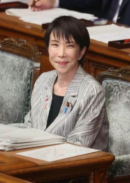 atu0511's tweet photo. 高市さんがまだ、首相じゃない時
当時の岸田首相に、セキュリティクリアランス法案を提出したら、岸田は、中国と
言う言葉を出さないでくれ。口が裂けても
言わないでくれ。と言われました。
どこまで中国に忖度してんの？
岸田、石破が首相だったなんて最悪でしたね。 https://t.co/8Gy1DaVHdw