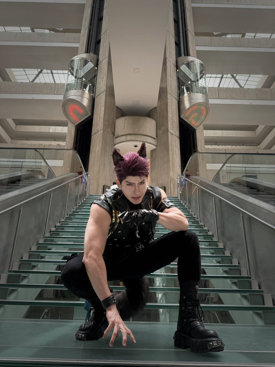 thames_malerose's tweet photo. Day 1 Anime Magic! done.
Sorry if today I looked a bit sleepy. Maybe because of different time zone.

#BringValkoBack #cosplay #Valko #Valkoisloved #bringbackvalko #loveanddeepspace #Aoyin https://t.co/vTpWqspkhb