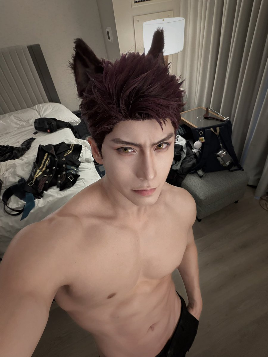 thames_malerose's tweet photo. Day 1 Anime Magic! done.
Sorry if today I looked a bit sleepy. Maybe because of different time zone.

#BringValkoBack #cosplay #Valko #Valkoisloved #bringbackvalko #loveanddeepspace #Aoyin https://t.co/vTpWqspkhb