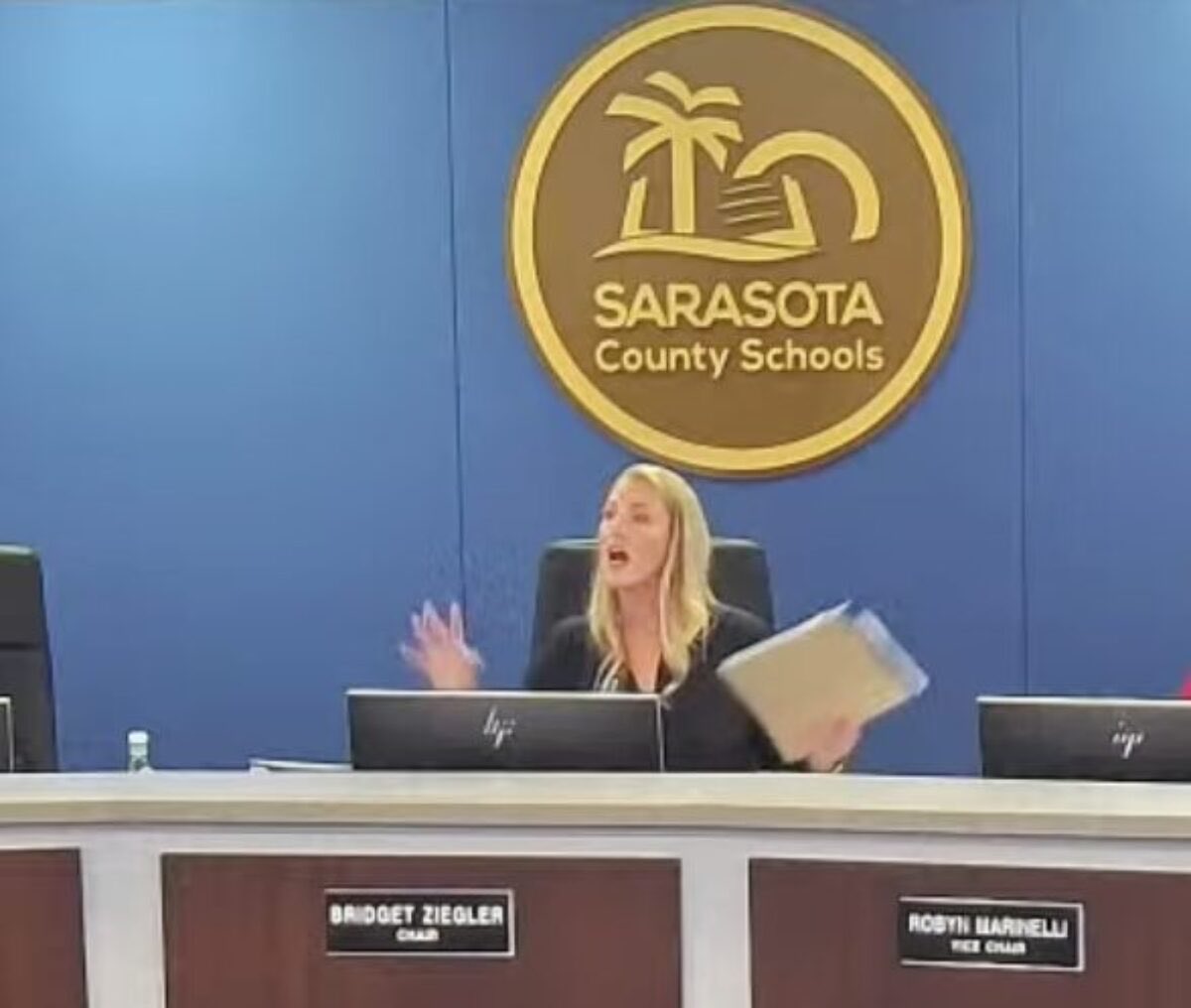 funder's tweet photo. Sarasota’s school board made national news four years running.
Book challenges. Culture war fights. A Moms for Liberty co-founder in the chair.

This year all three conservatives on that board declined to run again.

Voters filled two of those seats Tuesday night.
https://t.co/GWDu8qwnHv