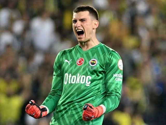 Trueblaugr88620's tweet photo. FC Barcelona cierra el acuerdo por Livaković!

Tal cual se habia mencionado anteriormente, el conjunto catalán buscaba asegurar el reemplazo de Szczesny para el futuro

El plan con el arquero croata es que llegue al equipo en el 2027 con 32 años y tome el rol de segundo portero https://t.co/nqVvHH986V