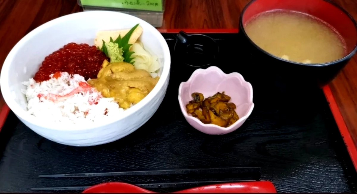 XanXusReality's tweet photo. 北海スペシャル丼 https://t.co/6VderADjhy