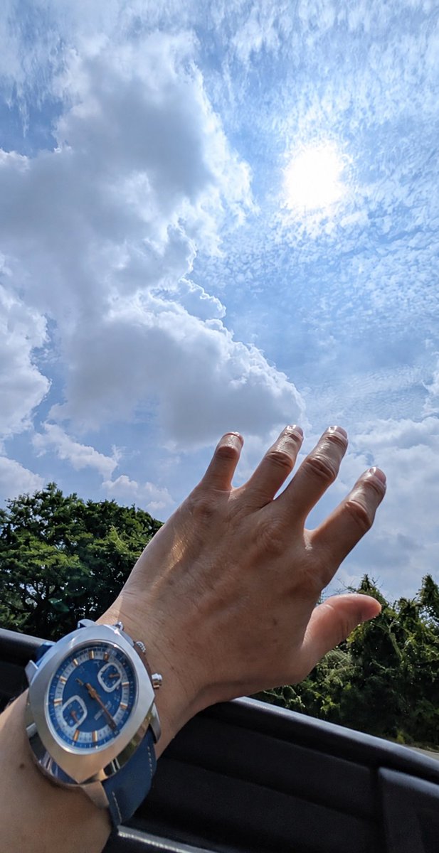 aotokaitesei's tweet photo. 運転席越しの空
#ロードスター
#フクシマウォッチ
#mirco #TYPE02 https://t.co/1tncJHxryI