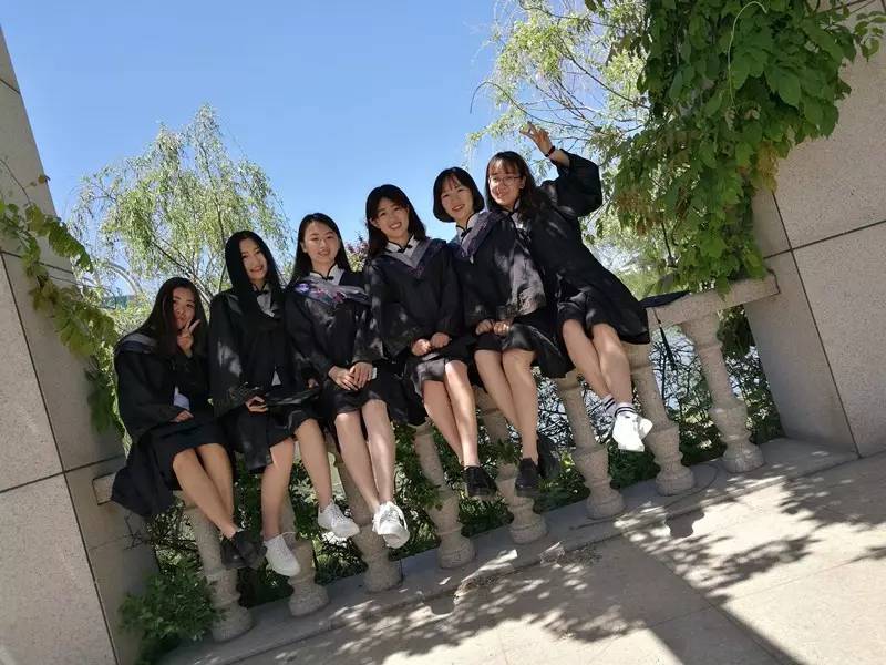DelmonteKhyziah's tweet photo. Our cap-and-gown moment, the last high-five, and this messy, perfect group of people who made college feel like home  #Graduation2024， https://t.co/Dsx4y890wb